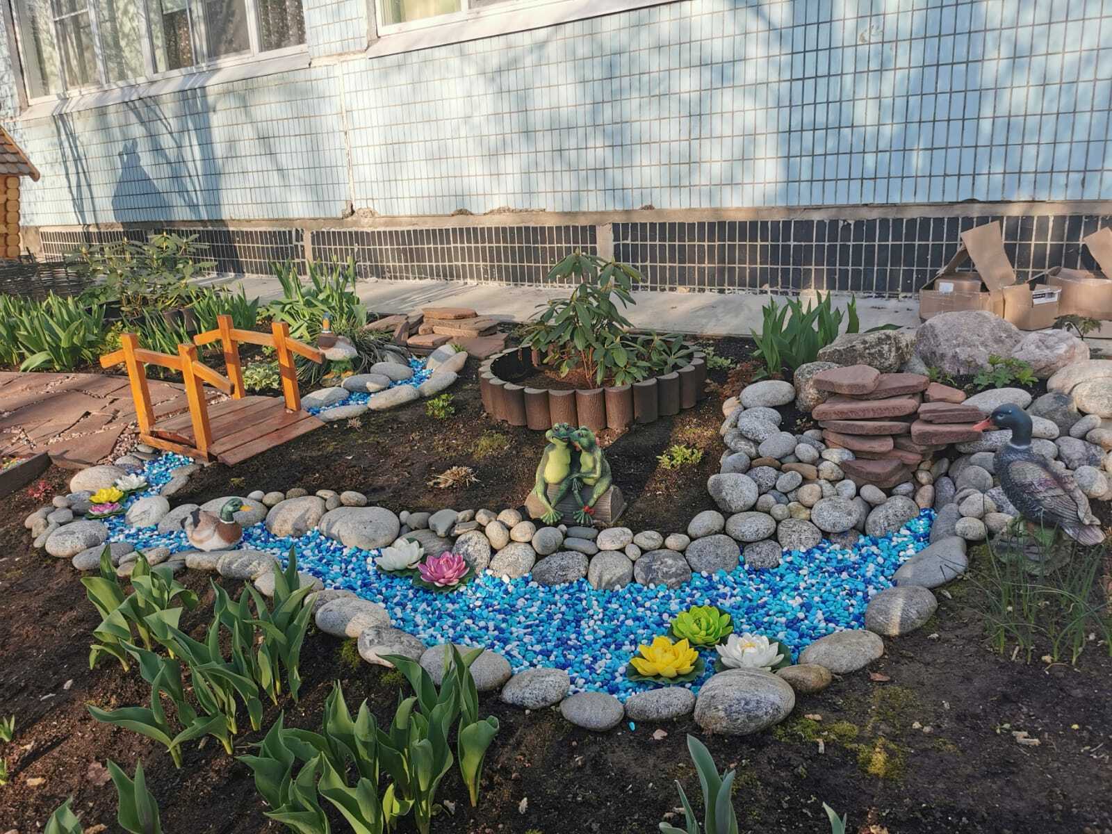 Фотография покупателя товара Грунт для аквариума DECOR DE «Галька цветная», фр. 8-12 мм, голубой/синий/белый/бирюзовый, 800 г - Фото 7