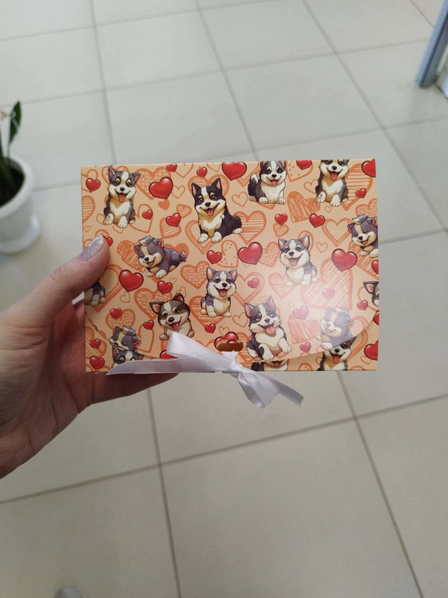 Фотография покупателя товара Подарочная коробка сборная, оранжевая "Щеночки-дружочки" 16,5 х 11, 5 х 5 см