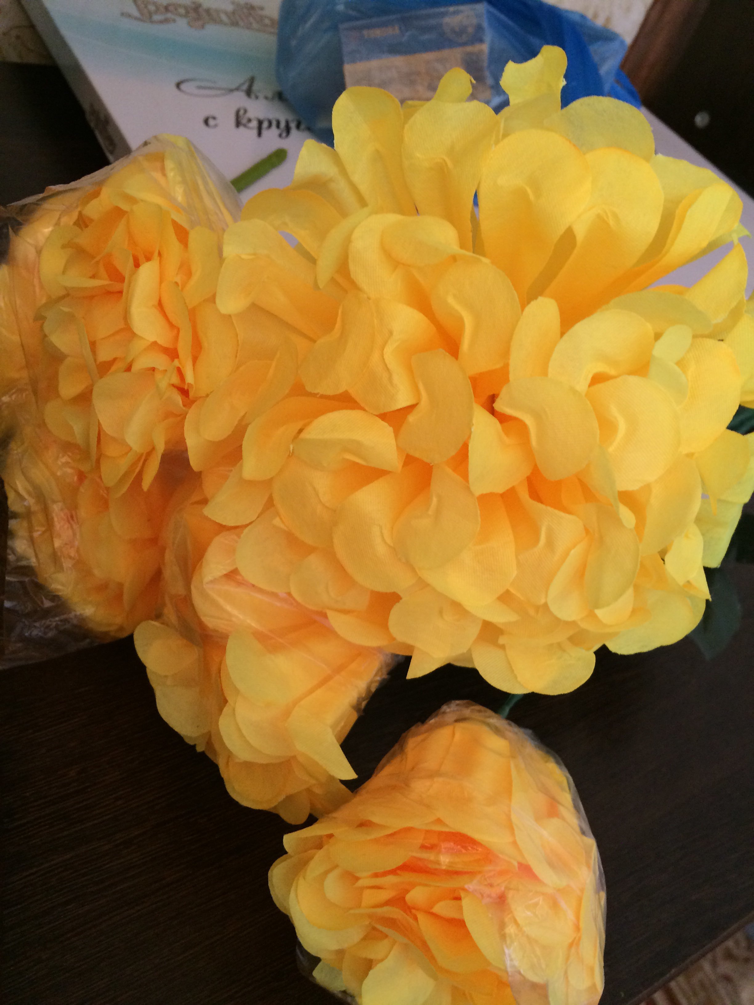Фотография покупателя товара Цветы искусственные "Герань королевская" 16х60 см, жёлтый - Фото 2