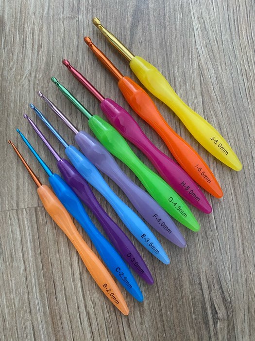 Фотография покупателя товара Набор крючков для вязания, d = 2-6 мм, 17 см, 9 шт, цвет разноцветный - Фото 4