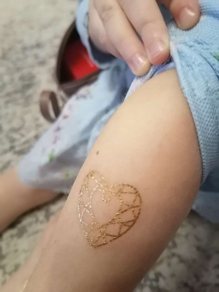 Фотография покупателя товара Детские татуировки-переводки, 10×15 см, набор 2 листа, золото, «Звярята, оригами» - Фото 3