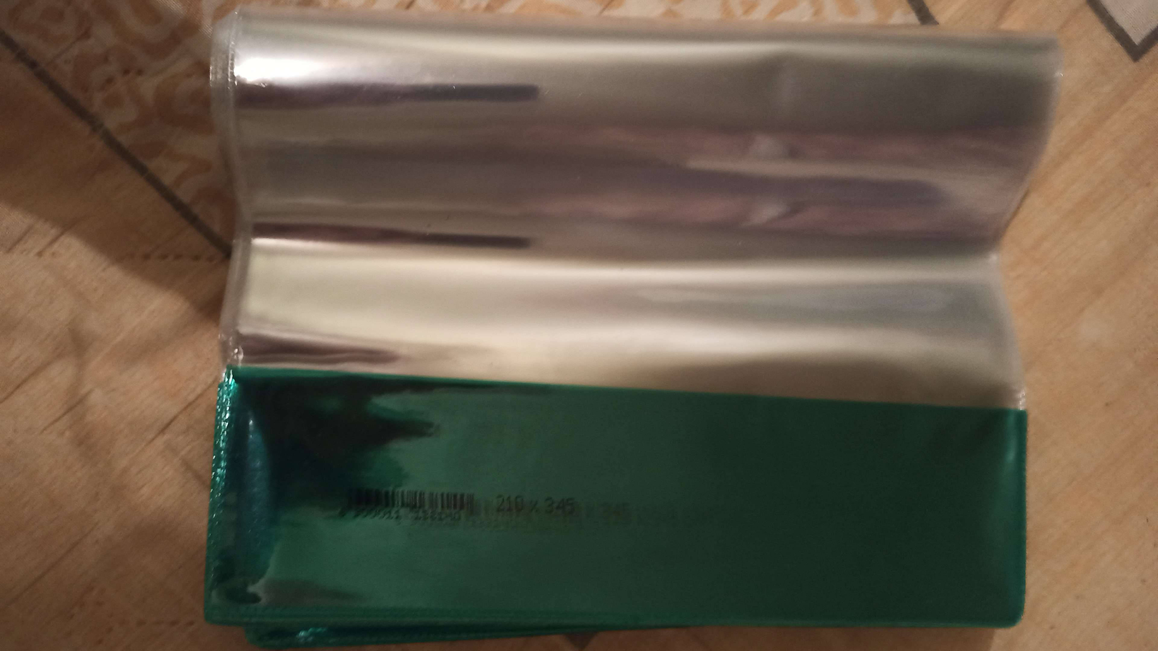Фотография покупателя товара Обложка ПВХ 210 х 345 мм, 100 мкм, для тетрадей и дневников (в мягкой обложке), цветной клапан, МИКС - Фото 2