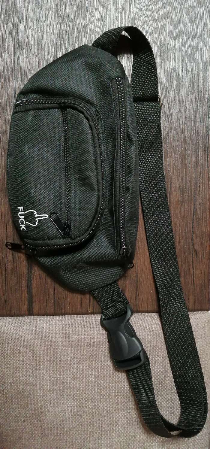 Фотография покупателя товара Сумка поясная на молнии, наружный карман, цвет чёрный - Фото 3