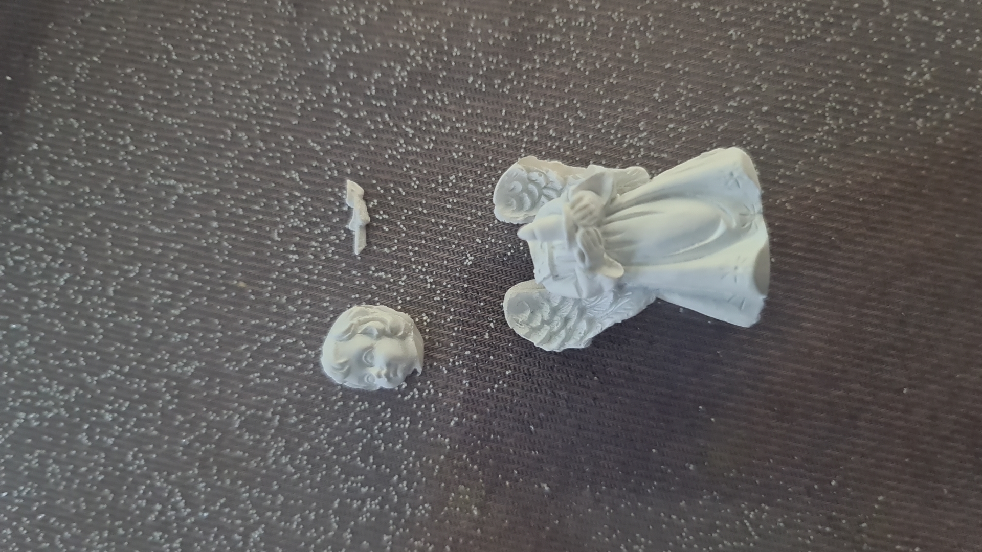 Фотография покупателя товара Фигурка полистоун «Белоснежный ангел в платье», 4×3.2×2 см, МИКС - Фото 2