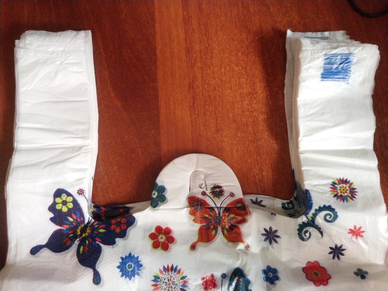 Фотография покупателя товара Пакет "Бабочки", полиэтиленовый, майка, 28 х 50 см, 12 мкм - Фото 3