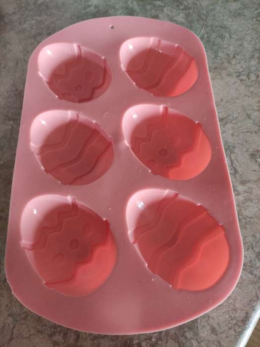 Фотография покупателя товара Форма для выпечки Доляна «Пасха. Пасхальные яйца», силикон, 32,5×19,5 см, 6 ячеек (9,7×6,8 см), цвет красный