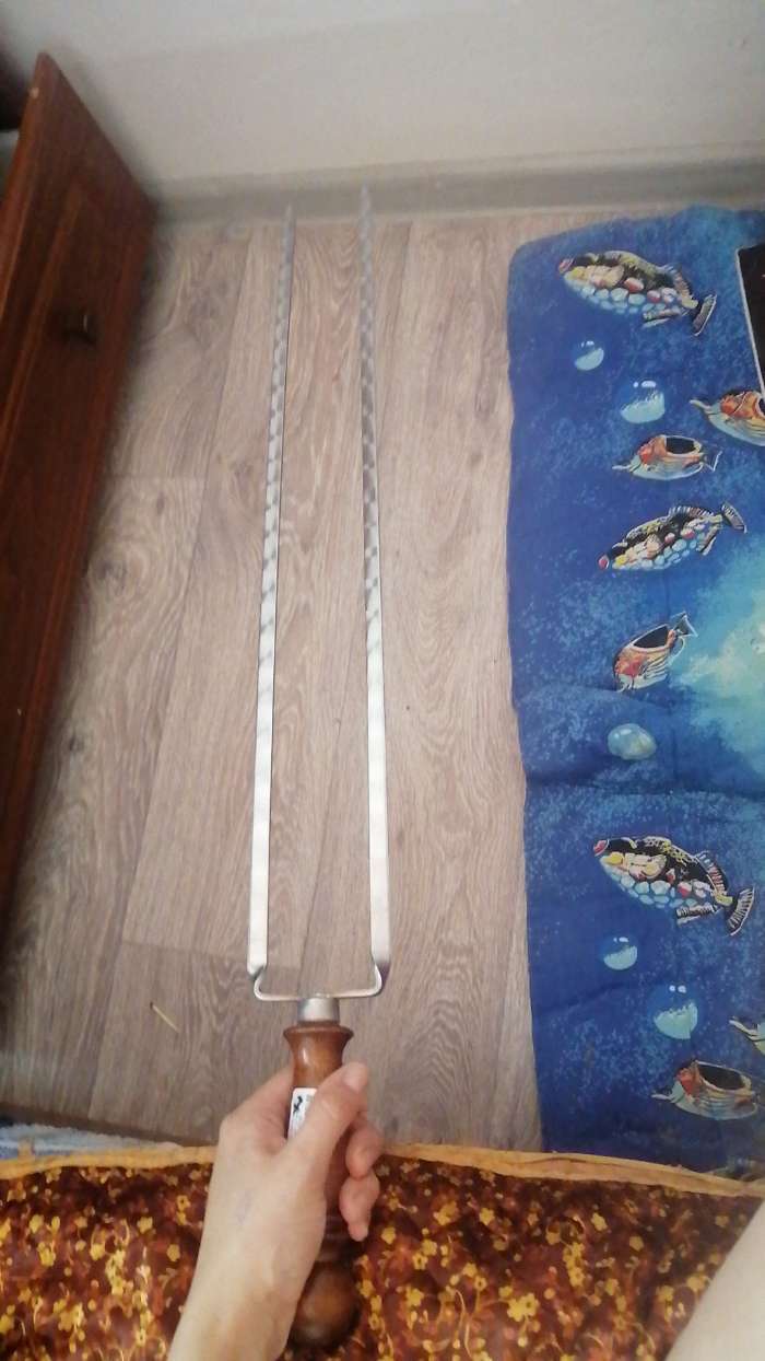 Фотография покупателя товара Двойной вилка-шампур с деревянной ручкой, с узором, 50см