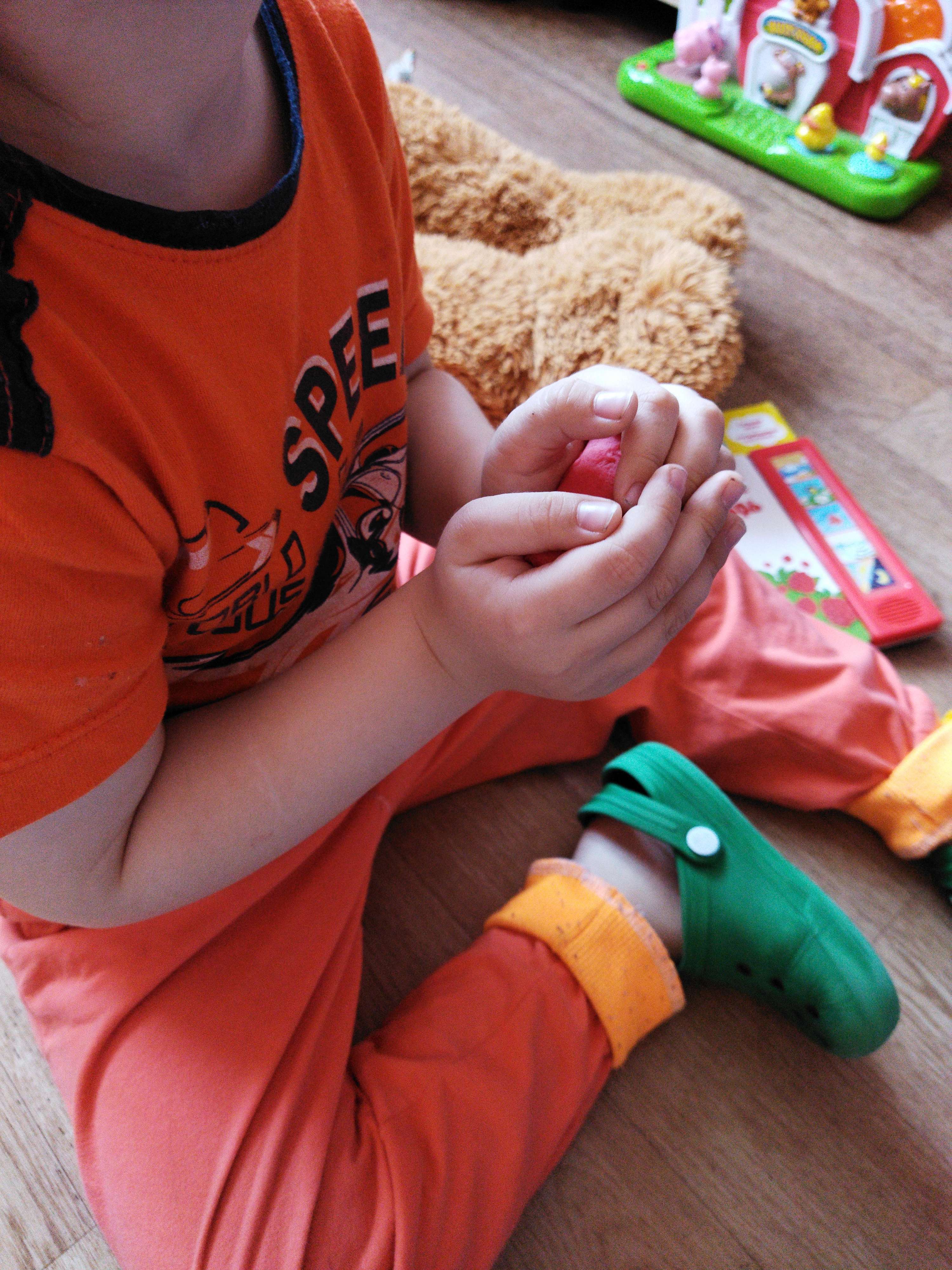 Фотография покупателя товара Набор детский для лепки «Тесто-пластилин», 8 цветов по 50 г - Фото 5
