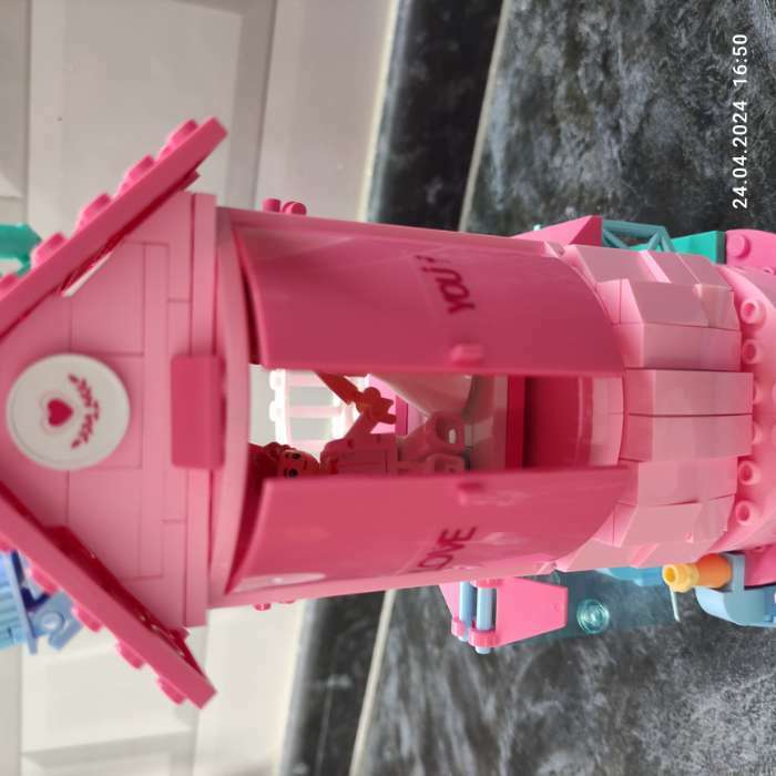 Фотография покупателя товара Конструктор Розовая мечта «Свадебный домик», 398 деталей, уценка - Фото 6