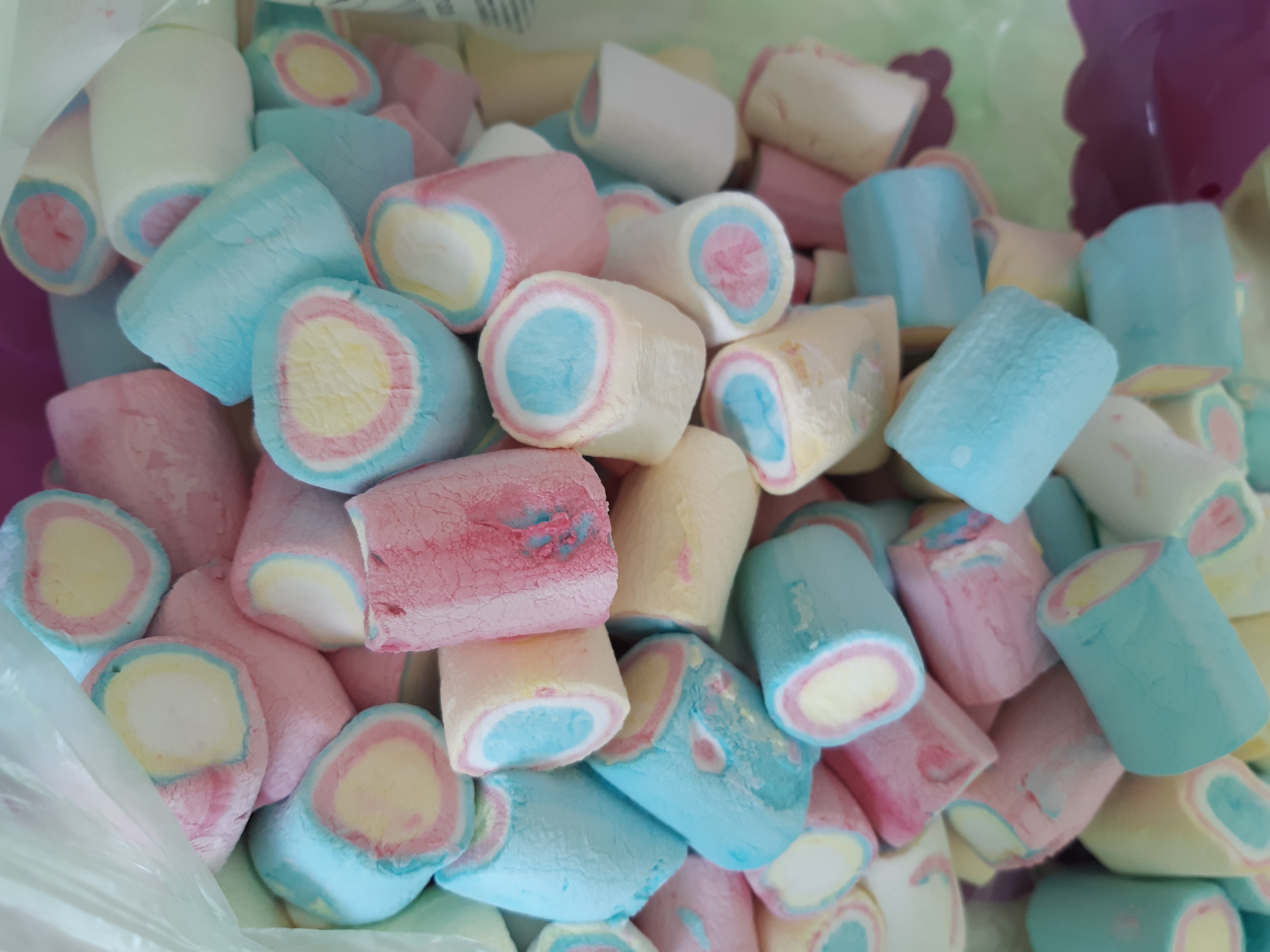 Фотография покупателя товара Маршмеллоу Confectum Rainbow, с ароматом тутти-фрутти, 600 г - Фото 5