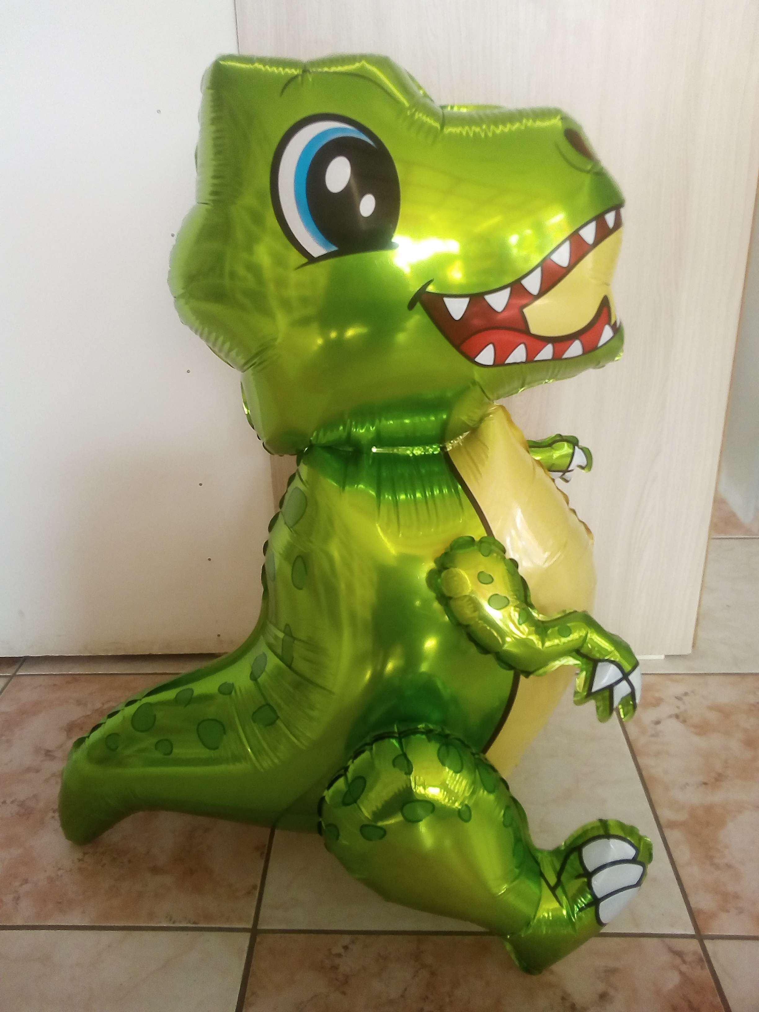 Фотография покупателя товара Шар фольгированный 30" «Маленький динозавр», ходячий, цвет зелёный - Фото 2