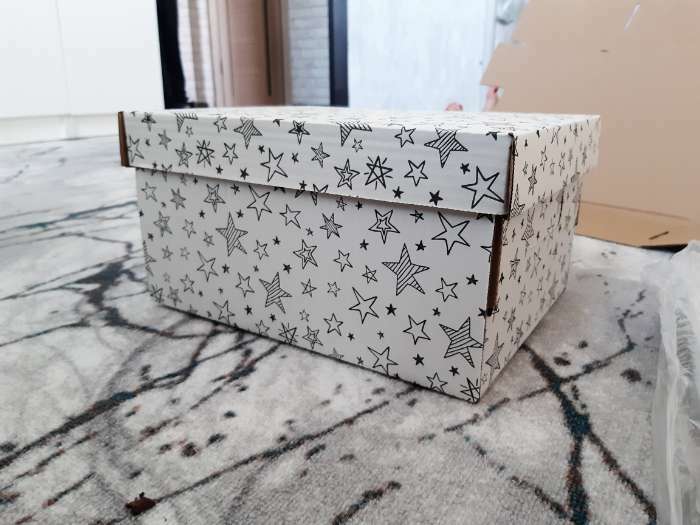 Фотография покупателя товара Коробка подарочная складная бурая, упаковка, «Звёзды», 32.2 х 25.2 х 16,4 см - Фото 3