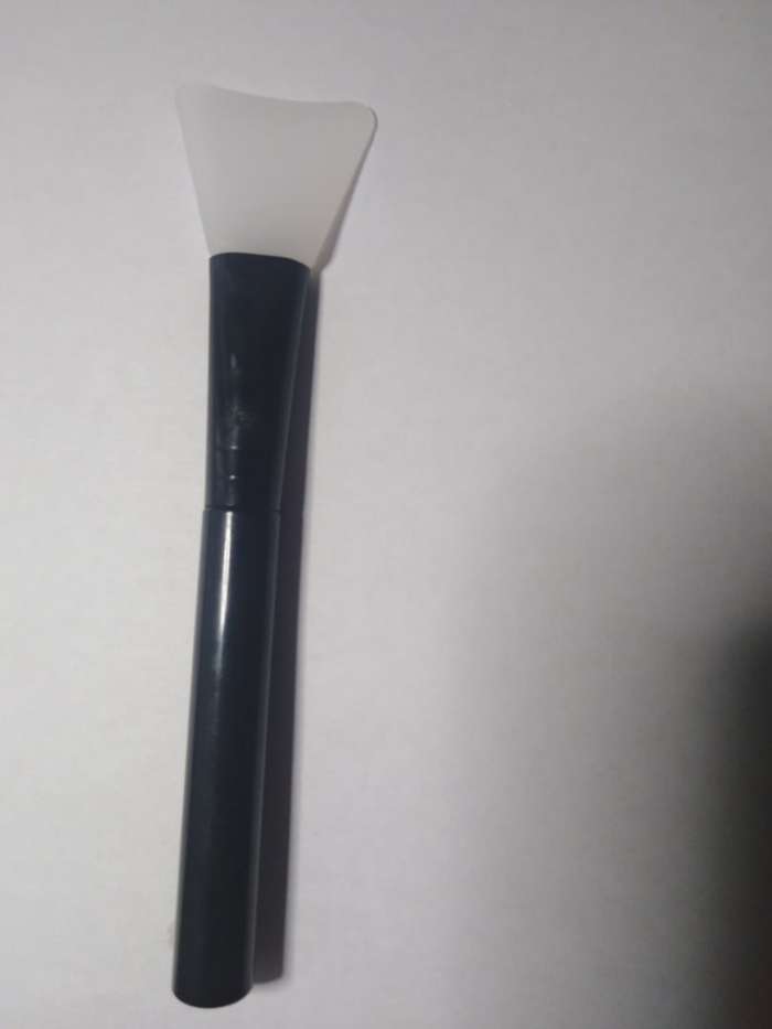 Фотография покупателя товара Кисть для масок, силиконовая, 15 (+/- 1) см, цвет чёрный/белый - Фото 4