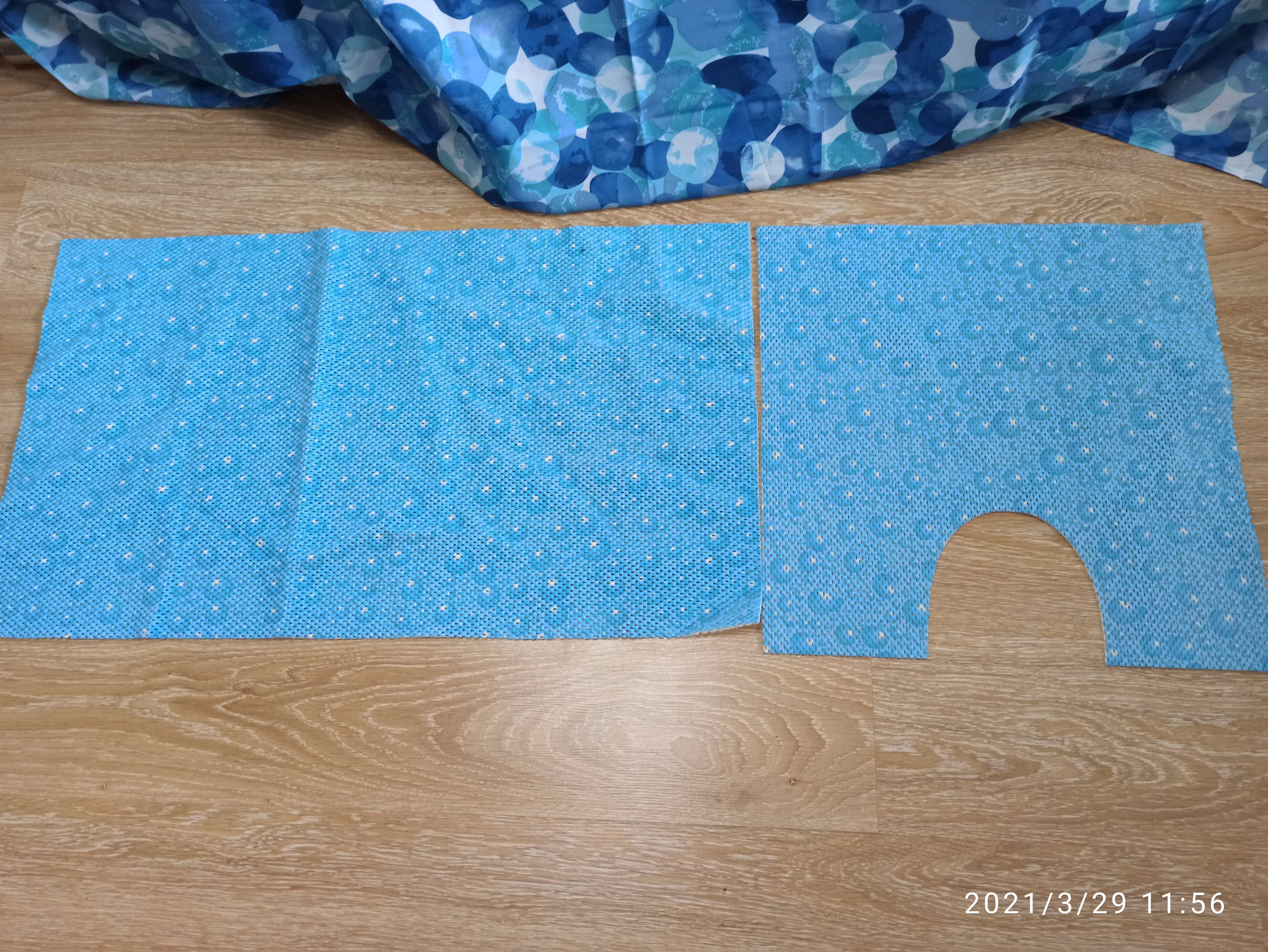 Фотография покупателя товара Набор ковриков для ванны и туалета «Пузыри», 2 шт: 50×52, 50×85 см - Фото 1
