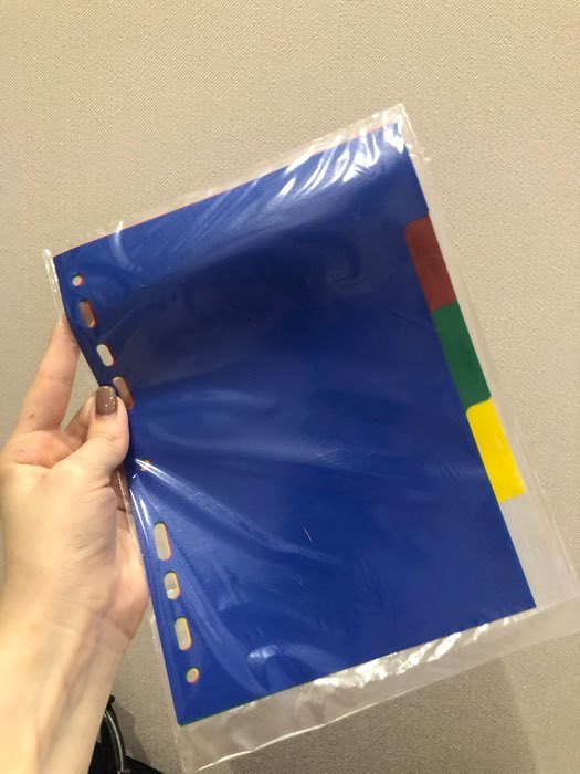 Фотография покупателя товара Набор разделителей листов А5 Office-2000, 5 листов без индексации, цветные, пластик 120 мкм