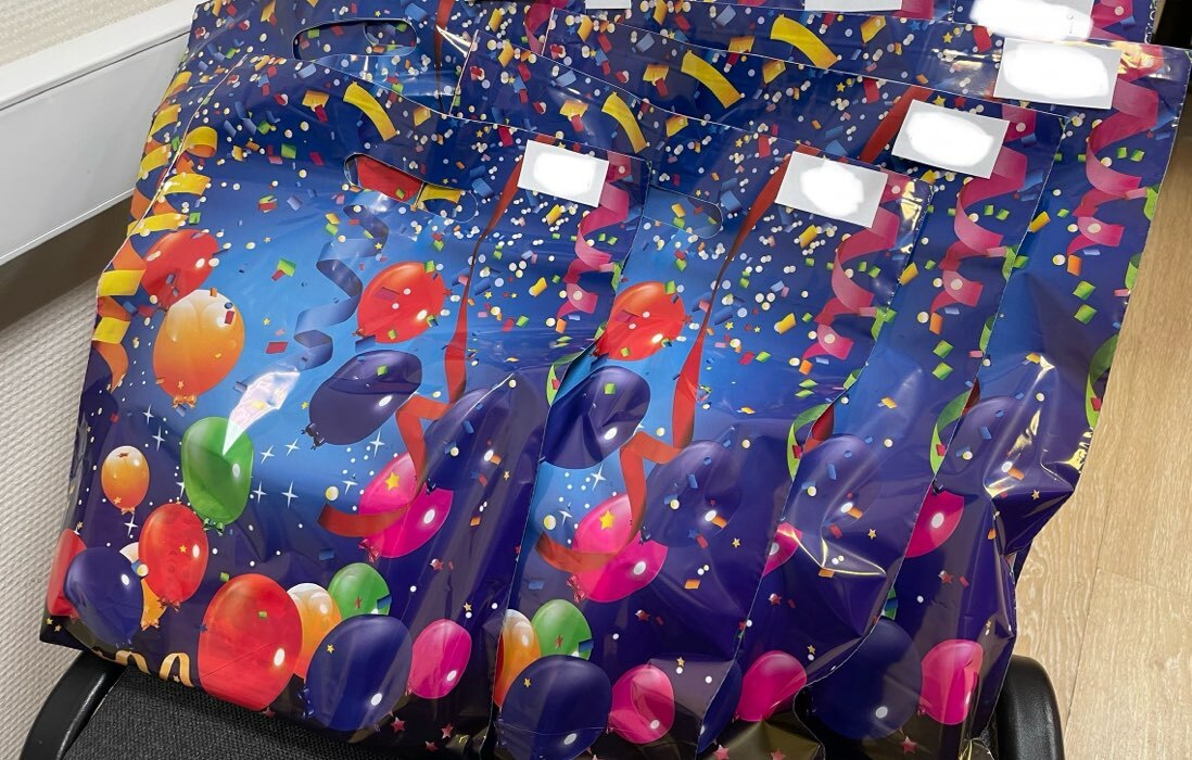 Фотография покупателя товара Пакет "Праздничные шары", полиэтиленовый, с вырубной ручкой, 30 х 40 см, 50 мкм - Фото 1