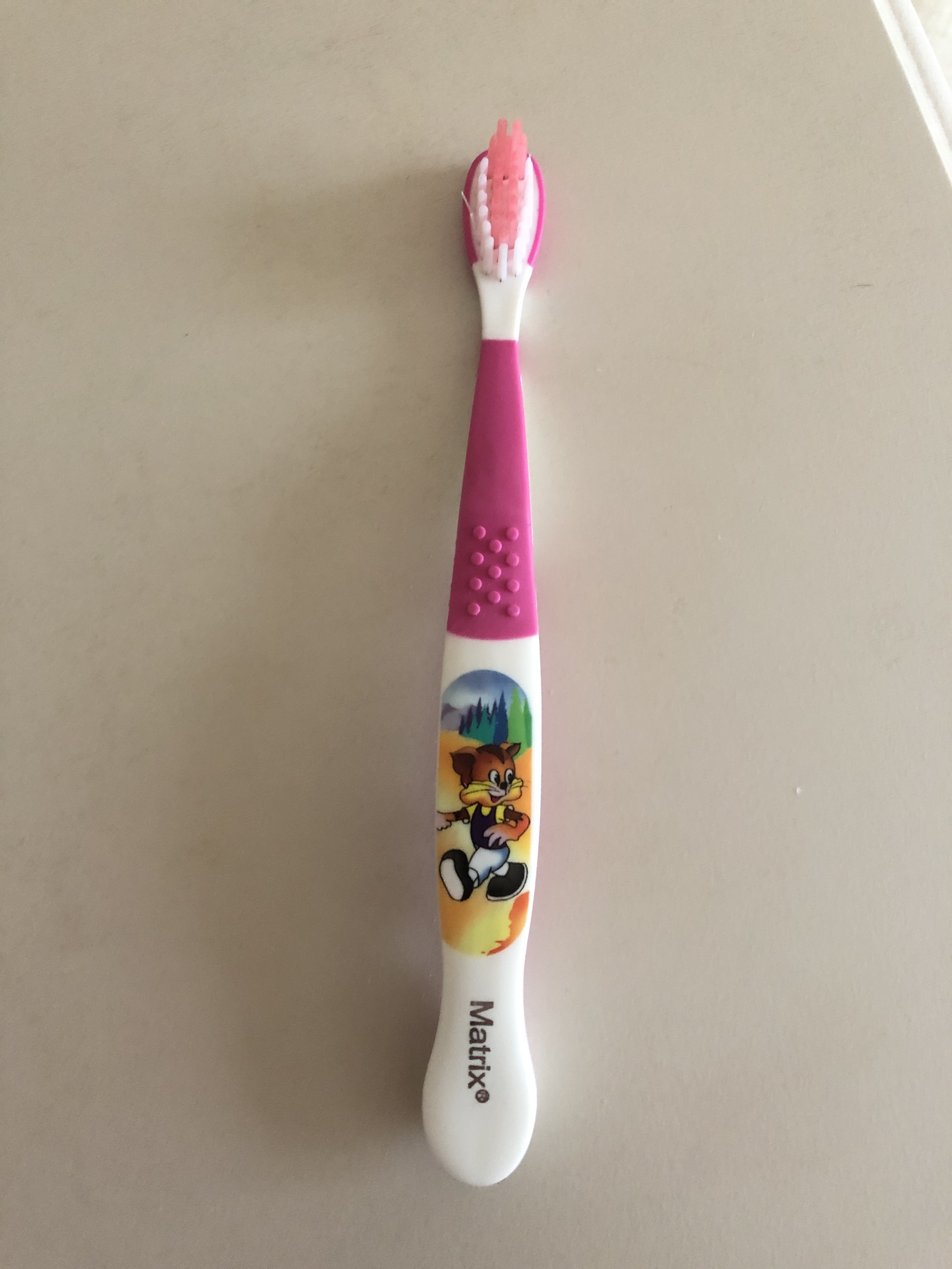 Фотография покупателя товара Детская зубная щётка «Ассорти»,двухкомпонентная ручка, мягкая щетина - Фото 6
