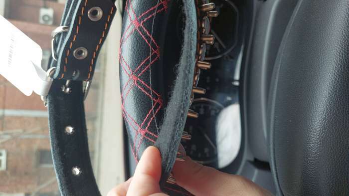 Фотография покупателя товара Ошейник кожаный на синтепоне "Ёж", 64 х 3 см, ОШ 40-55 см, чёрный - Фото 1