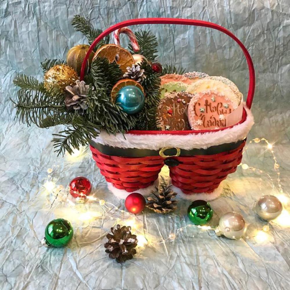 Фотография покупателя товара Корзина «Новогодние штаны», красные, 23×12×13/23 см, шпон - Фото 1