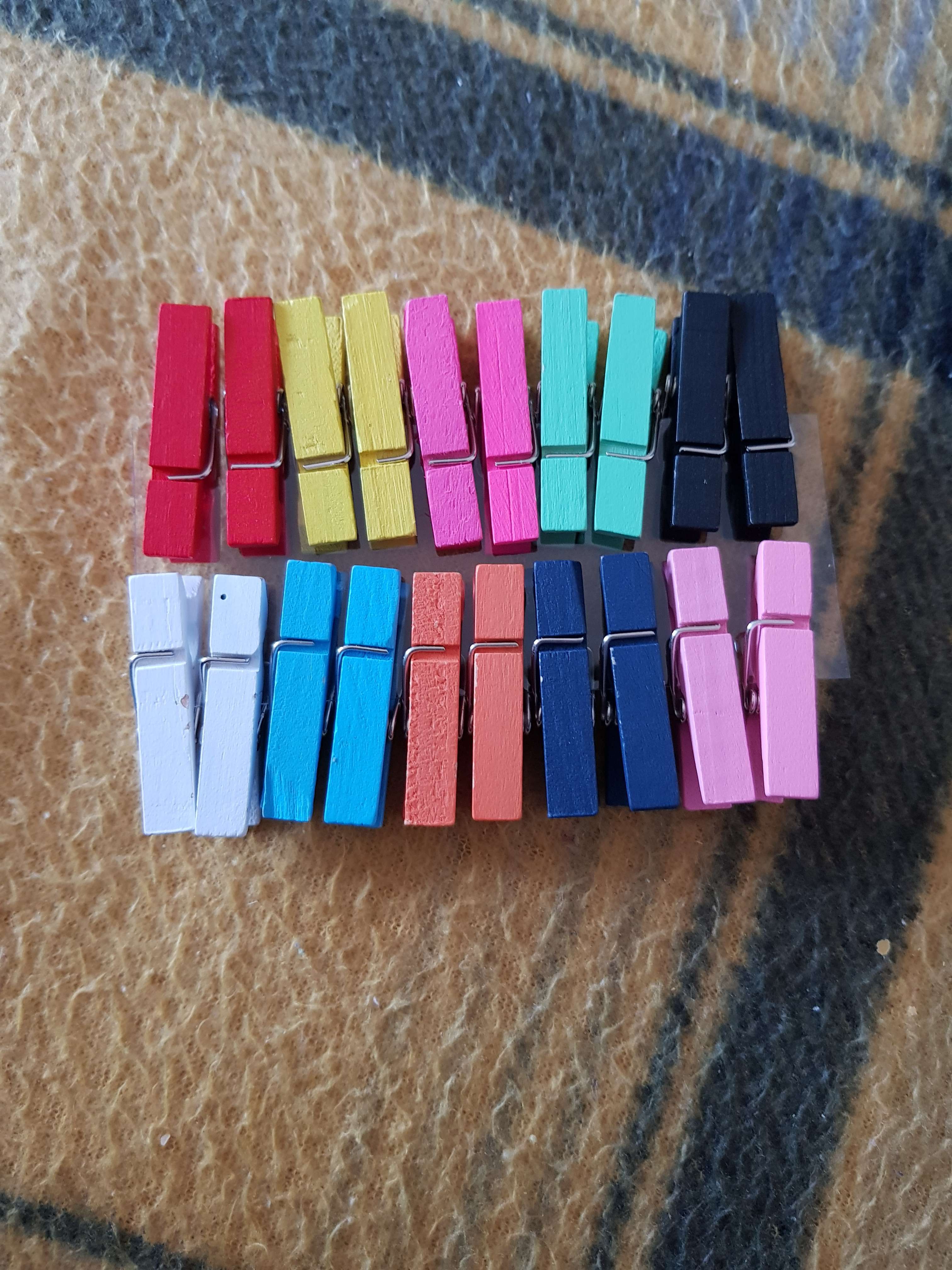 Фотография покупателя товара Прищепки разноцветные декоративные "Классика" (набор 20 шт) 3,5 см, 10 цветов - Фото 3
