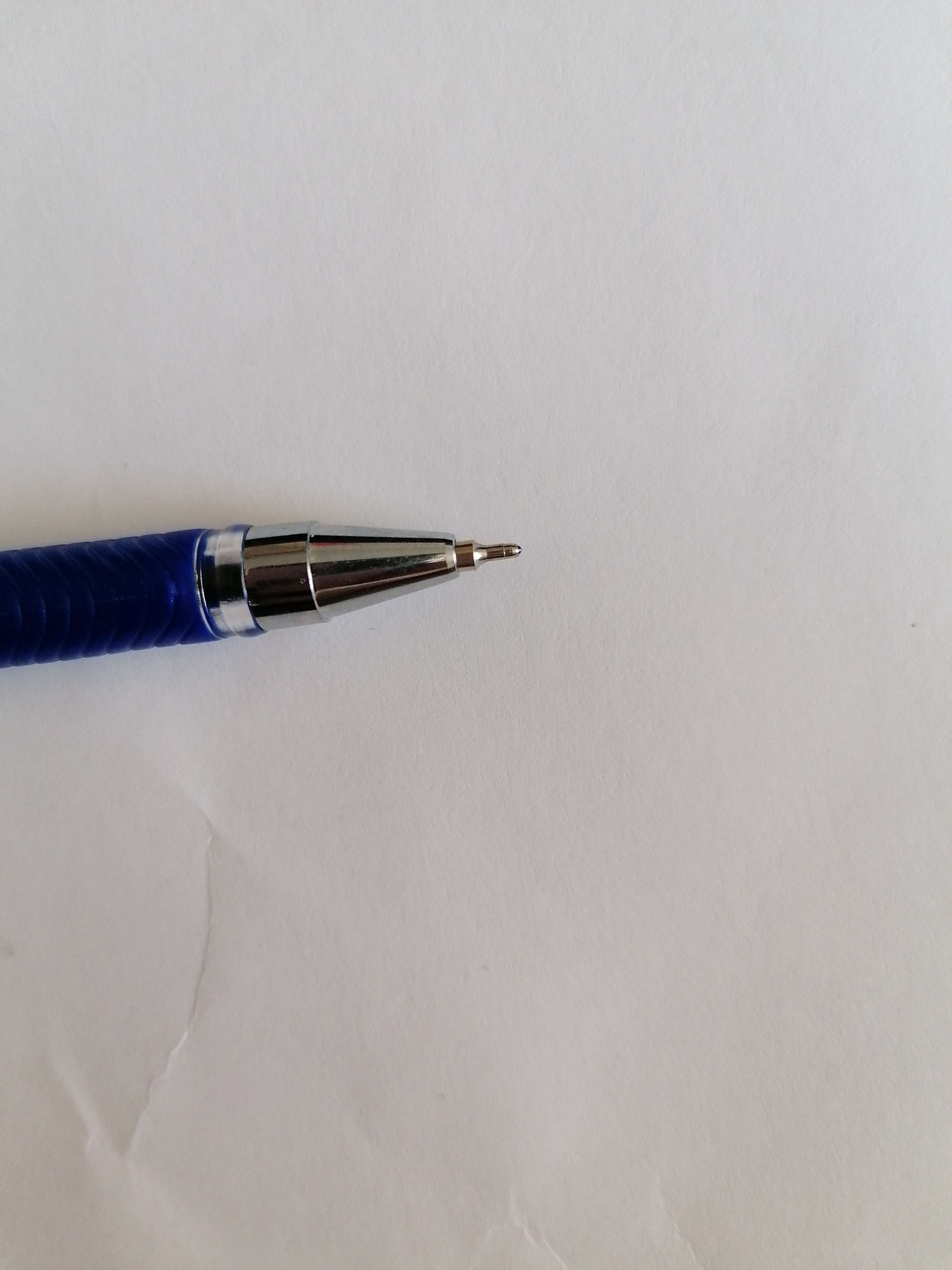 Фотография покупателя товара Ручка шариковая ErichKrause ULTRA-30, узел-игла 0.7 мм, чернила синие, резиновый упор, длина линии письма 2000 метров - Фото 1