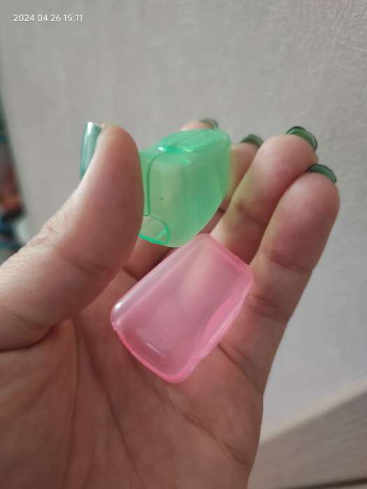 Фотография покупателя товара Колпачок - футляр для зубной щётки, 2 шт, 3,8 × 2,2 × 1,8 см, цвет МИКС