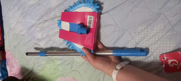 Фотография покупателя товара Окномойка с телескопической металлической ручкой Доляна, 14×16×54(86) см, поворотная головка, микрофибра, цвет синий
