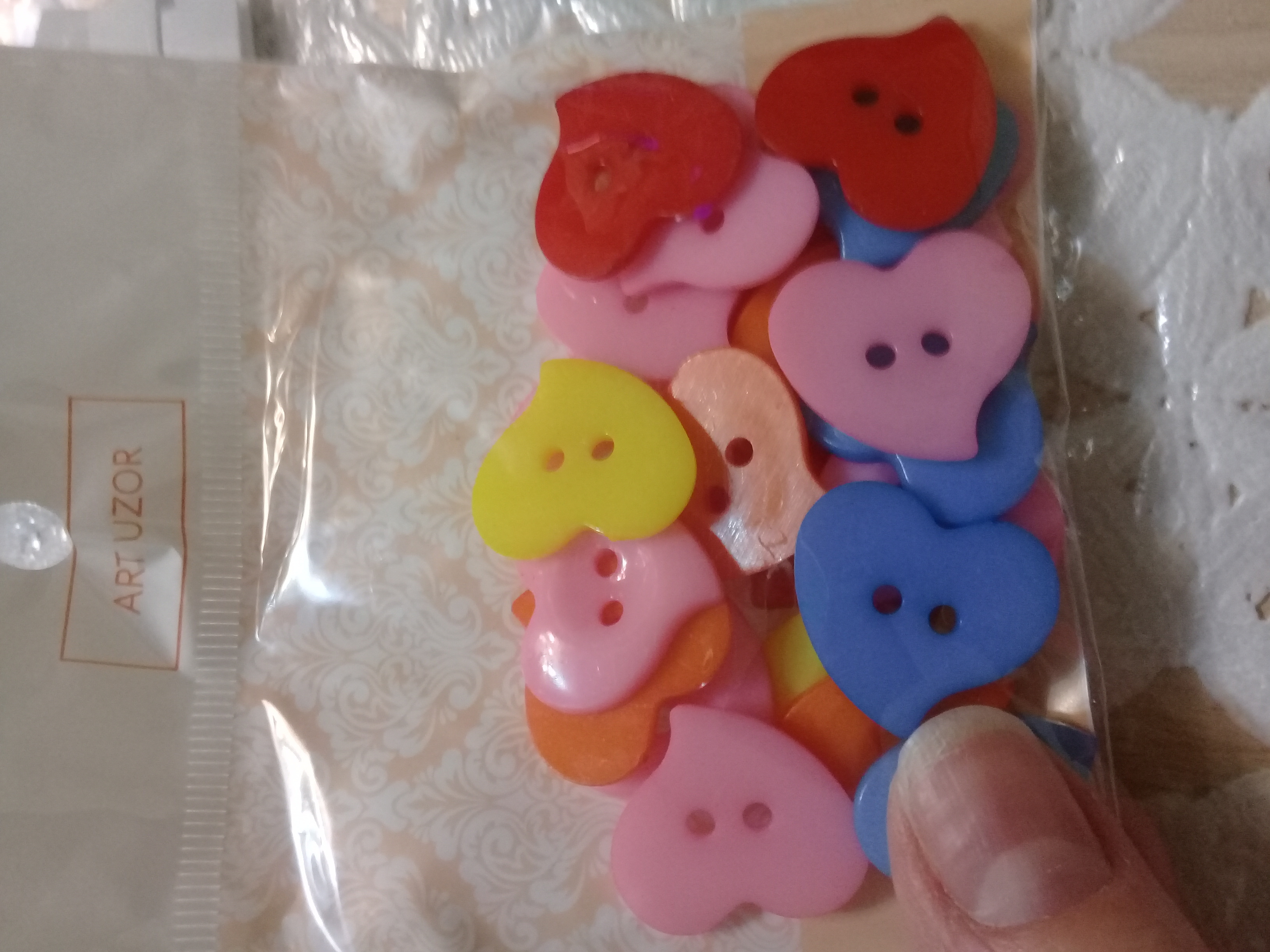Фотография покупателя товара Набор пуговиц декоративные пластик "Сердечки цветные" (набор 24 шт)  2,2х2,2 см - Фото 6