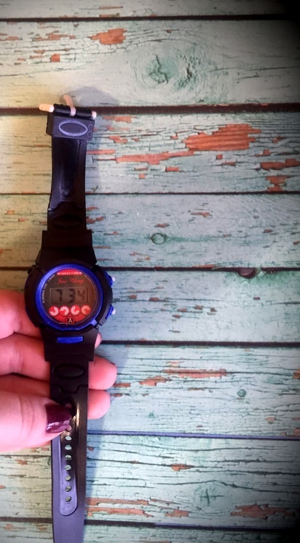 Фотография покупателя товара Часы наручные электронные детские "Спорт", ремешок силикон, l-23 см, синие - Фото 1