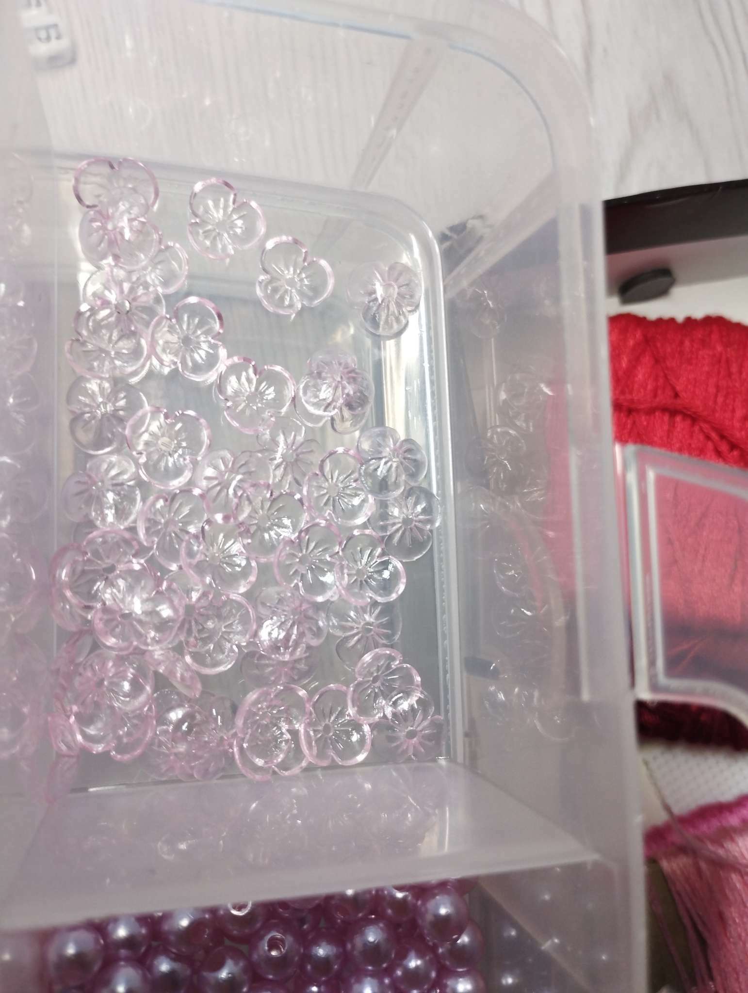 Фотография покупателя товара Бусины для творчества пластик "Шляпка для бусин" набор 50 шт прозрачный розовый 0,4х1х1 см - Фото 1
