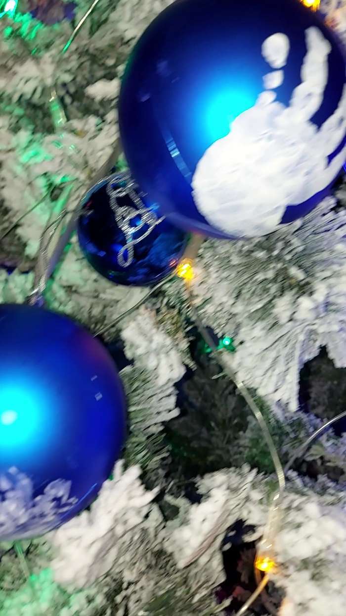 Фотография покупателя товара Новогодний набор для творчества. Ёлочный шар с отпечатком ручки «Новый год!» - Фото 2