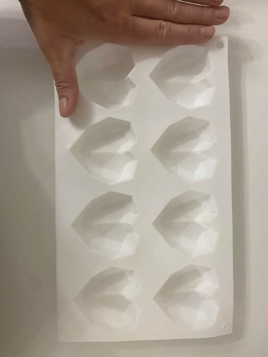 Фотография покупателя товара Форма для муссовых десертов и выпечки KONFINETTA «Сердце», силикон, 29×17×2 см, 8 ячеек, цвет белый - Фото 1