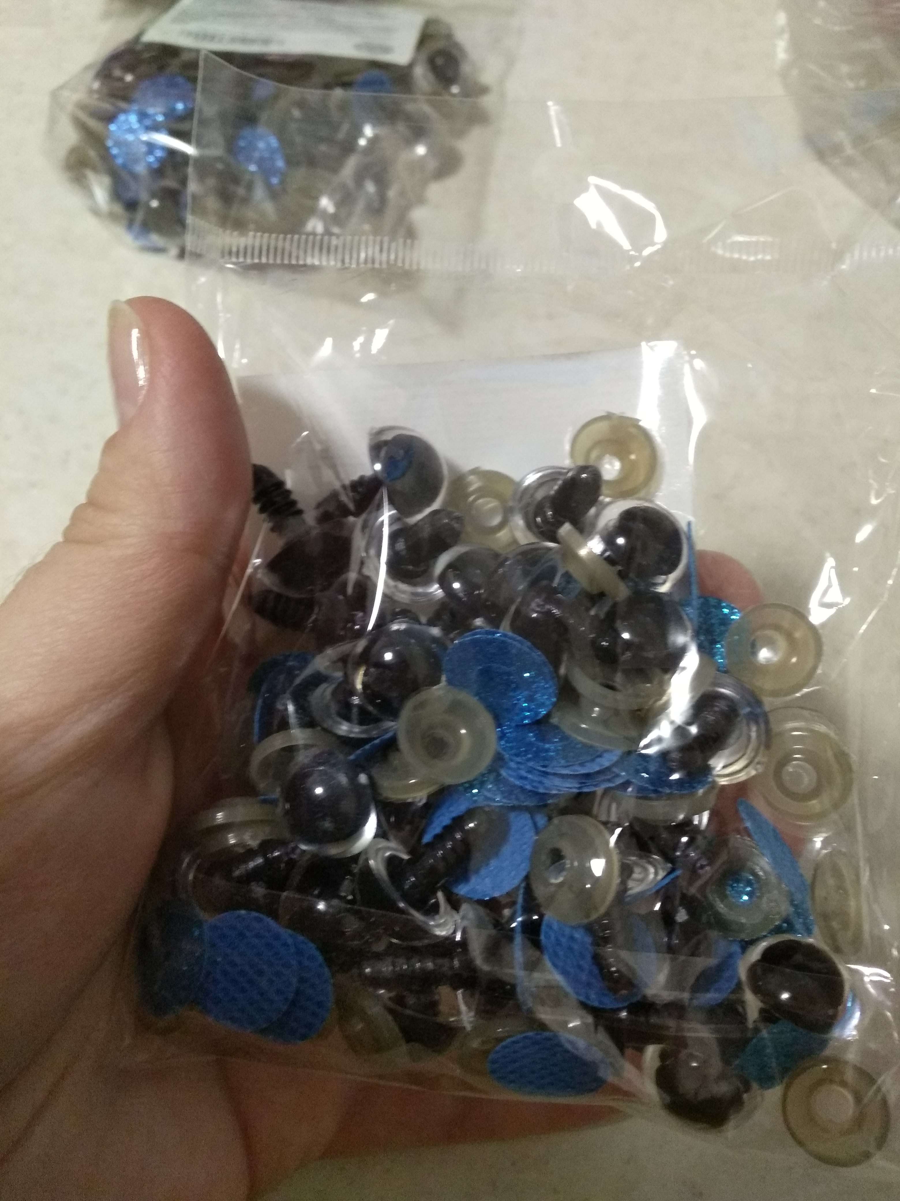 Фотография покупателя товара Глаза винтовые с заглушками, «Блёстки» набор 34 шт, размер 1 шт: 1,4 см, цвет синий