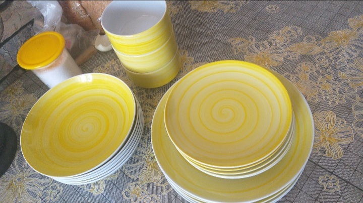 Фотография покупателя товара Тарелка Infinity, d=24 см, цвет жёлтый - Фото 4
