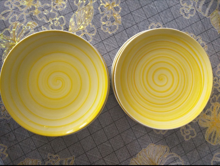 Фотография покупателя товара Тарелка Infinity, d=24 см, цвет жёлтый - Фото 3