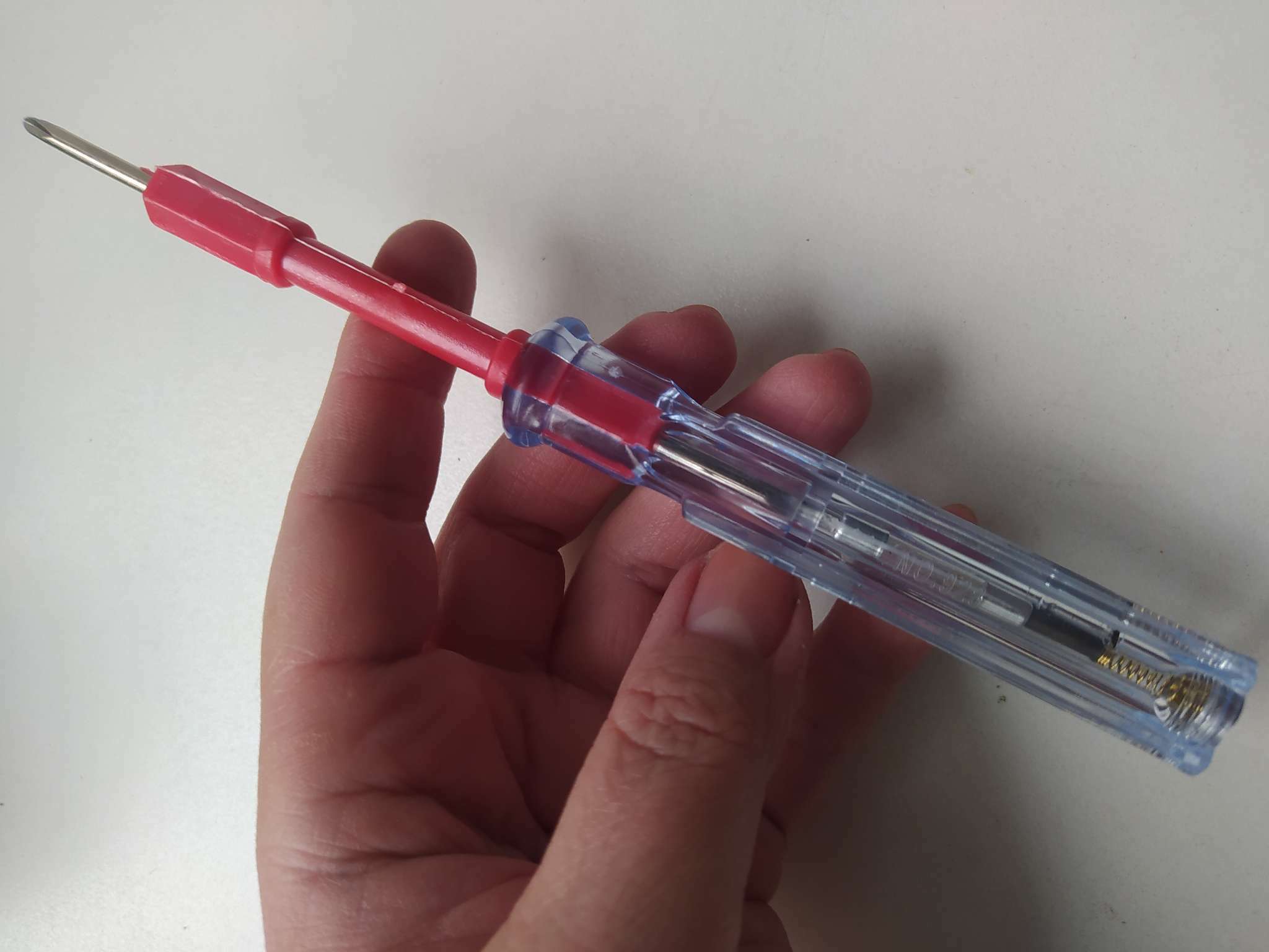 Фотография покупателя товара Отвертка индикаторная 2 в 1 ТУНДРА, PH/SL, пластиковая рукоятка, 185 мм - Фото 2