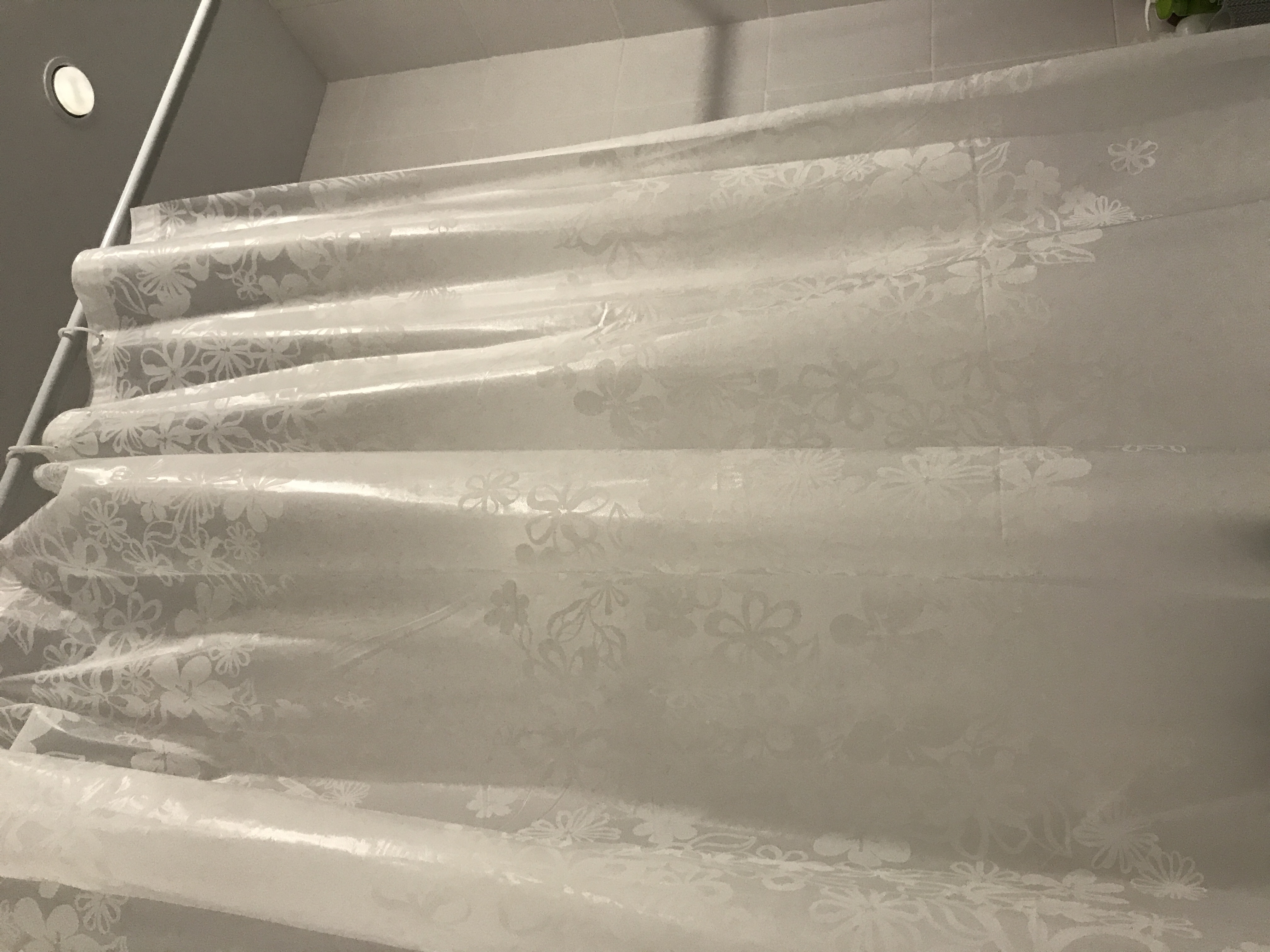Фотография покупателя товара Штора для ванной Доляна «Ажур», 180×180 см, EVA, цвет белый - Фото 3