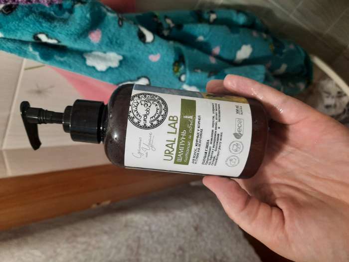 Фотография покупателя товара Шампунь для волос с маслом лаванды и экстрактом мелиссы, густые и сильные, 300 мл, ECO LAB by URAL LAB - Фото 7