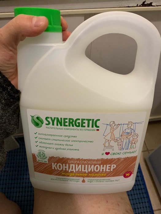 Фотография покупателя товара Кондиционер-ополаскиватель для белья Synergetic "Миндальное молочко", биоразлагаемый,гипоаллергенный, 2.75 л - Фото 1