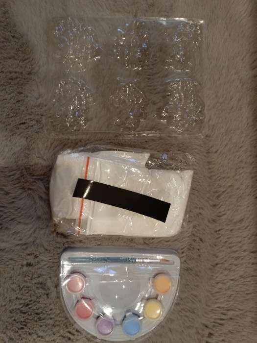 Фотография покупателя товара Набор для создания магнитов из гипса МИКС + кисть, уценка (без красок, в пакете) - Фото 4