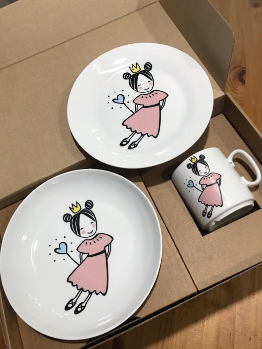 Фотография покупателя товара Набор посуды "Маленькая королева", 3 предмета: кружка, мелкая тарелка, глубокая тарелка - Фото 1