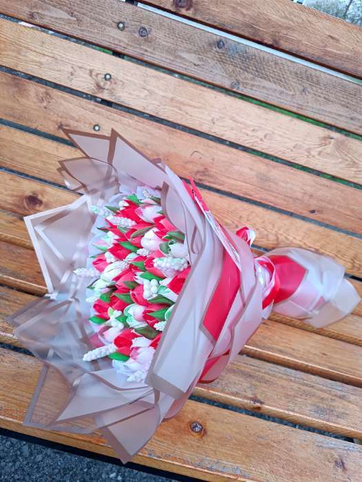 Фотография покупателя товара Пленка флористическая, красная, 58 х 58 см, 50 мкм - Фото 2