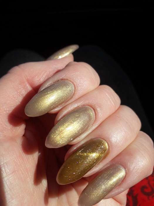 Фотография покупателя товара Гель-лак для ногтей 3D, трёхфазный LED/UV, под магнит, 10мл, цвет 35-088 золотой