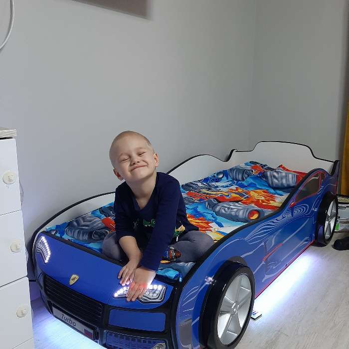 Фотография покупателя товара Кровать машина «Турбо синяя», подсветка дна и фар, пластиковые колёса, 2 шт - Фото 2