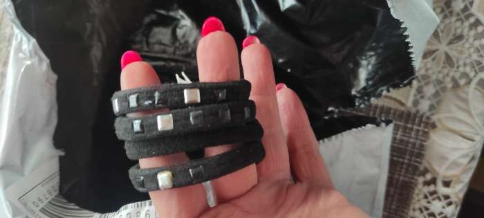 Фотография покупателя товара Резинки для волос QF «Аманда», набор 4 шт., круг, 4.5 см, чёрные - Фото 2