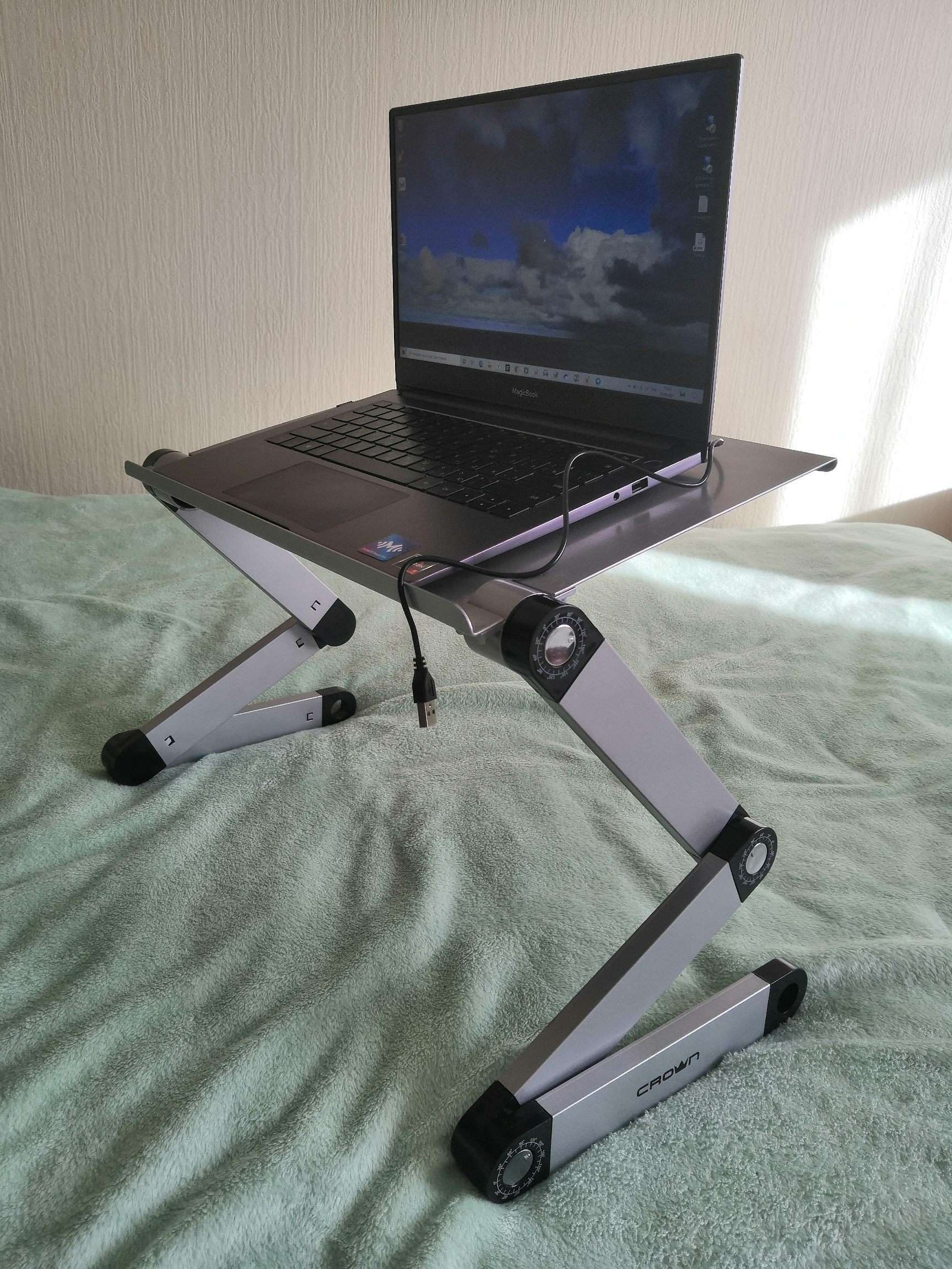 Фотография покупателя товара Подставка для ноутбука Crown CMLS-116G, до 17", 2 кулера, высота до 48 см, серебристая - Фото 1