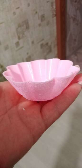 Фотография покупателя товара Формы для выпечки кексов Доляна «Ромашки», силикон, 7×3 см, набор 6 шт., розовые - Фото 2