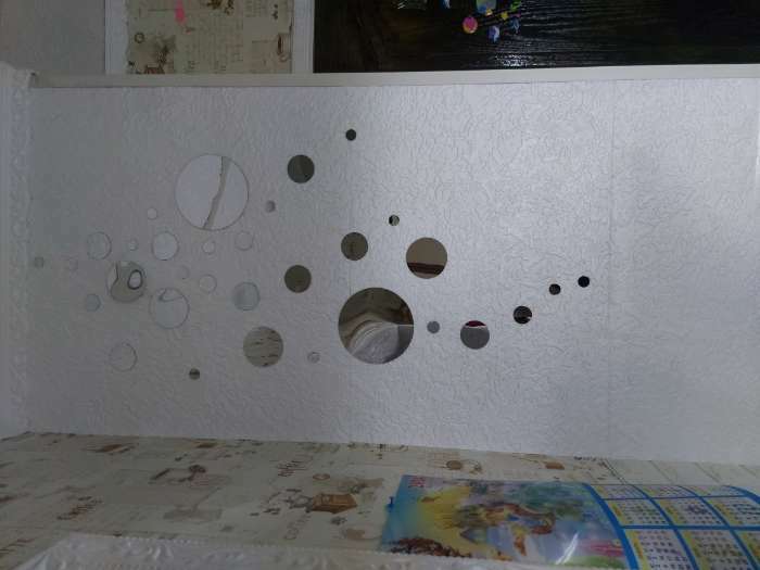 Фотография покупателя товара Наклейки интерьерные "Пузырьки", зеркальные, декор на стену, d от 2 до 15 см, 32 эл - Фото 1