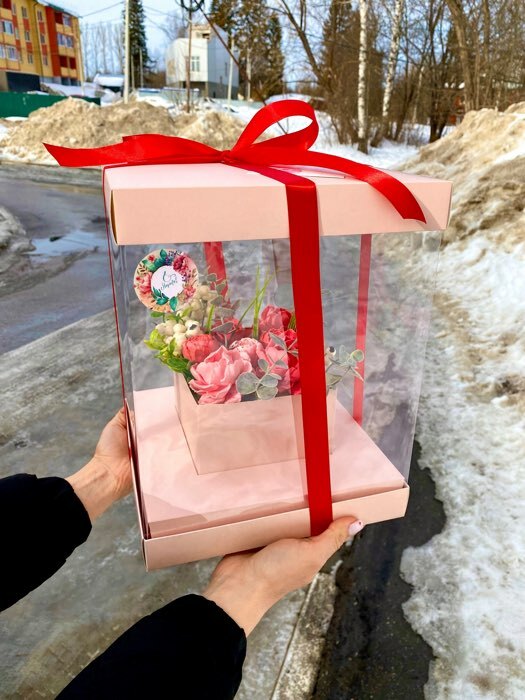 Фотография покупателя товара Коробка подарочная для цветов с вазой и пластиковыми окнами складная, упаковка, «Счастье рядом с тобой», 23 х 30 х 23 см - Фото 12