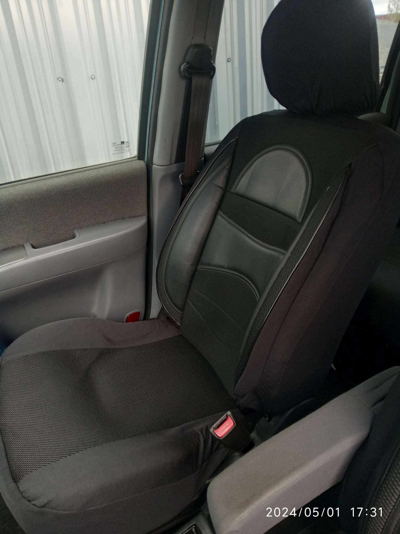 Фотография покупателя товара Чехлы на сиденья в автомобиль TORSO Premium, 11 предметов, кожаные вставки, красные вставки - Фото 1